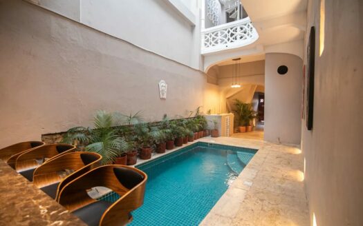 Luxury 5 Bedroom Mansion in Old City