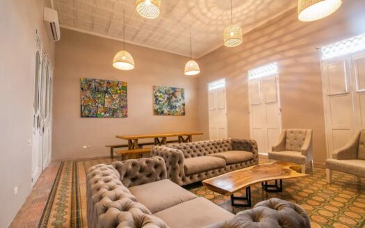 Luxury 5 Bedroom Mansion in Old City