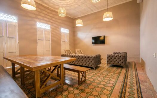 Luxury 5 Bedroom Mansion in Old City