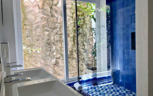 4 BR Casa Serrezuela Old Town Villa