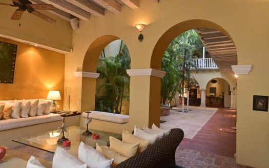7 BR Spectacular House with Pool