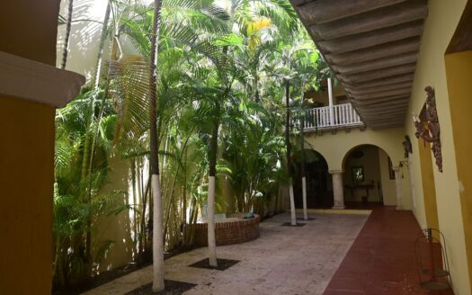 7 BR Spectacular House with Pool