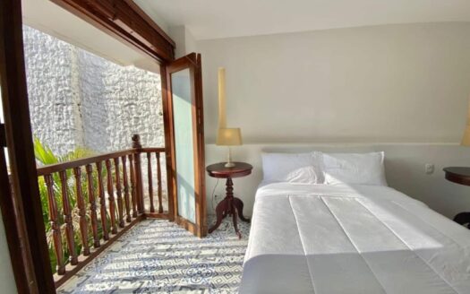 8 BR Casa Columbus House with Jacuzzi