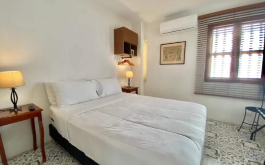 8 BR Casa Columbus House with Jacuzzi