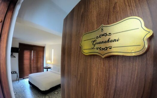 8 BR Casa Columbus House with Jacuzzi
