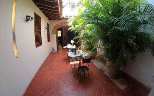 8 BR Casa Columbus House with Jacuzzi