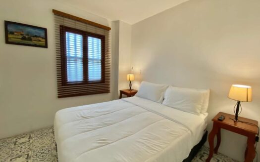 8 BR Casa Columbus House with Jacuzzi