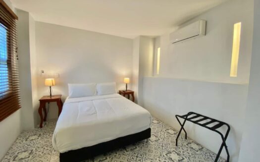 8 BR Casa Columbus House with Jacuzzi