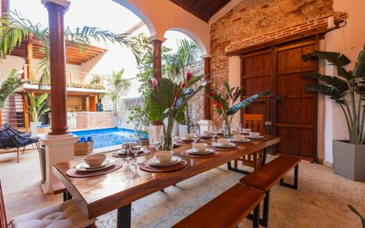 8 BR Super Luxury House with Pool