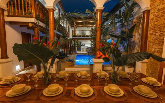 8 BR Super Luxury House with Pool