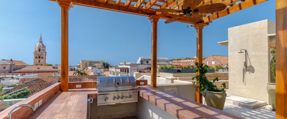12 BDRM Luxury Duplex Mansion + Old City View