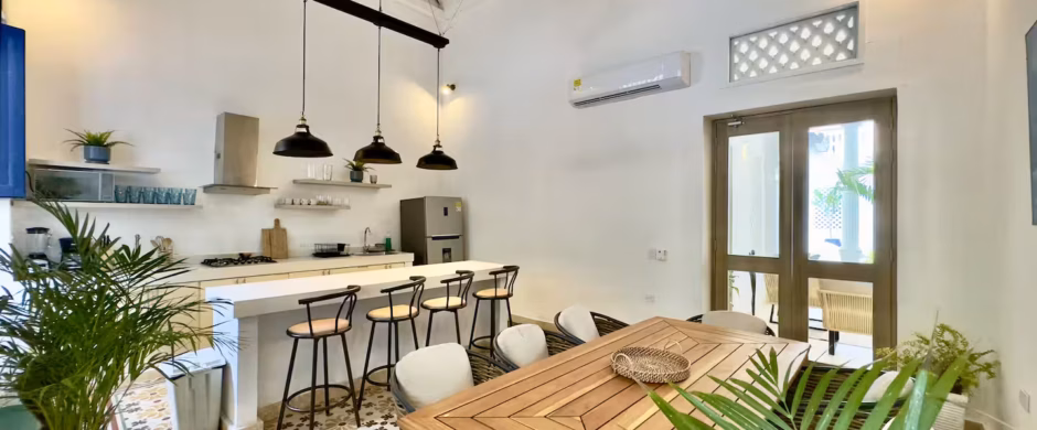 10 BR Luxury 10BD House Pool Old City