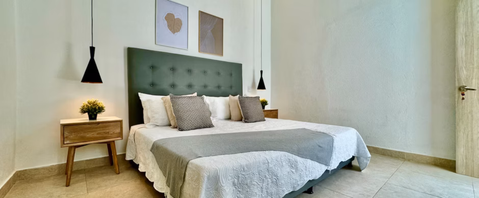 10 BR Luxury 10BD House Pool Old City