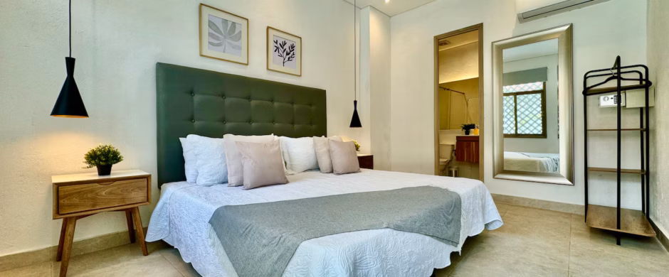 10 BR Luxury 10BD House Pool Old City