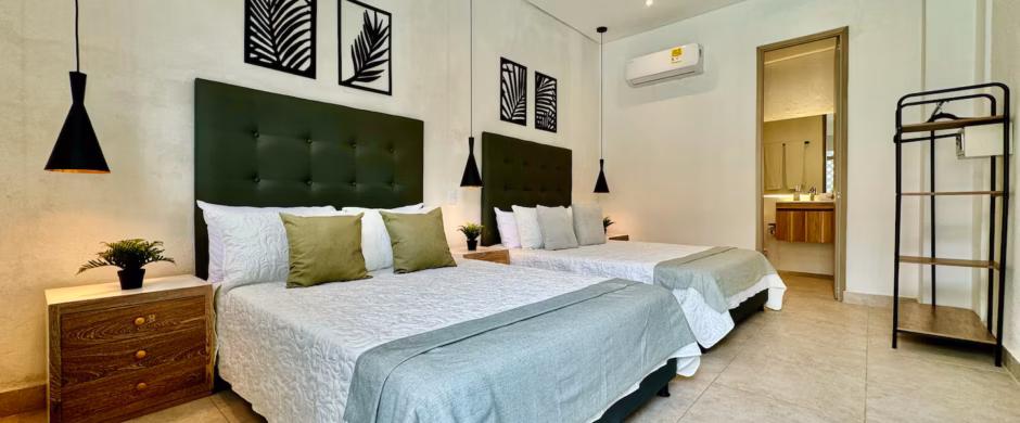 10 BR Luxury 10BD House Pool Old City
