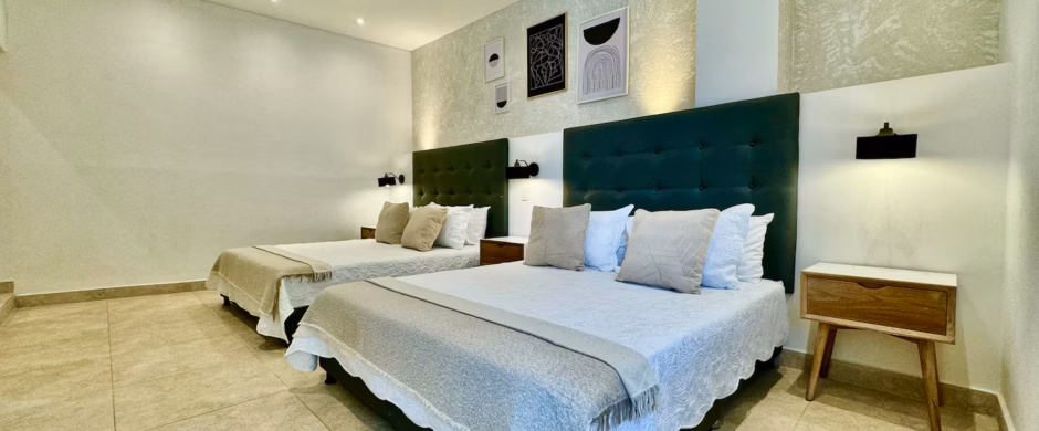10 BR Luxury 10BD House Pool Old City