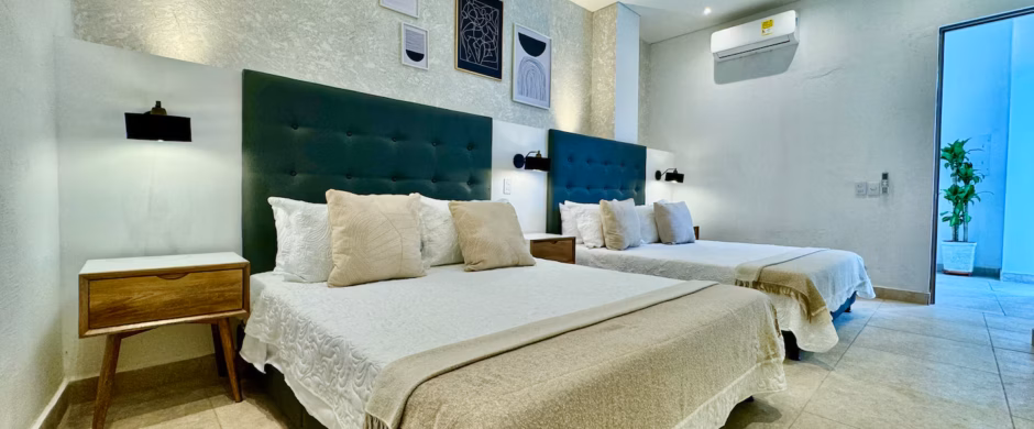 10 BR Luxury 10BD House Pool Old City