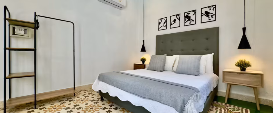 10 BR Luxury 10BD House Pool Old City