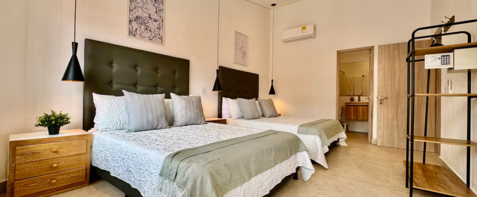 10 BR Luxury 10BD House Pool Old City