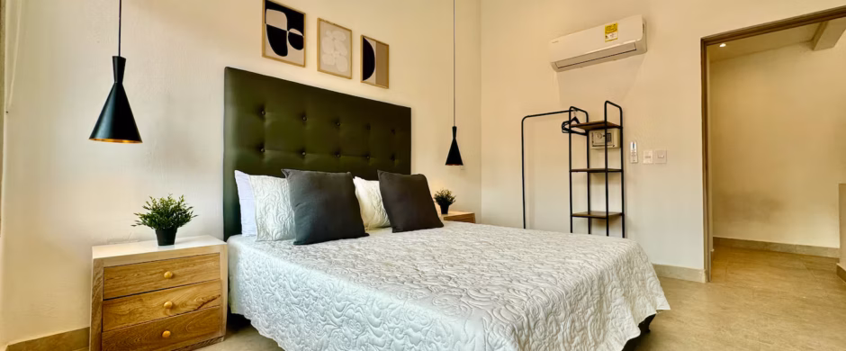 10 BR Luxury 10BD House Pool Old City
