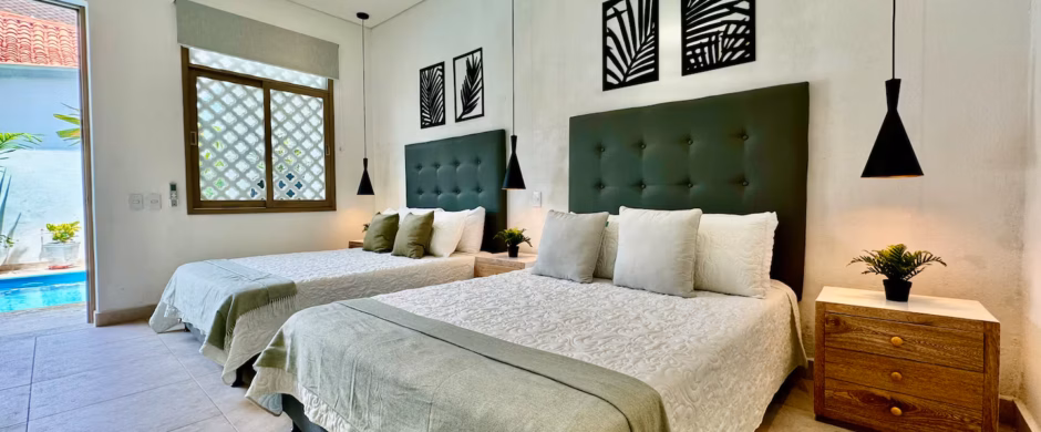 10 BR Luxury 10BD House Pool Old City