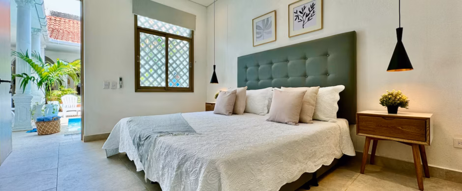 10 BR Luxury 10BD House Pool Old City