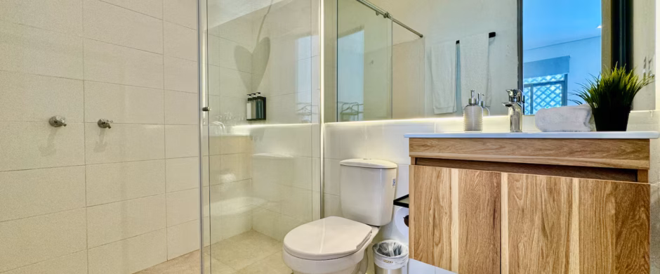 10 BR Luxury 10BD House Pool Old City