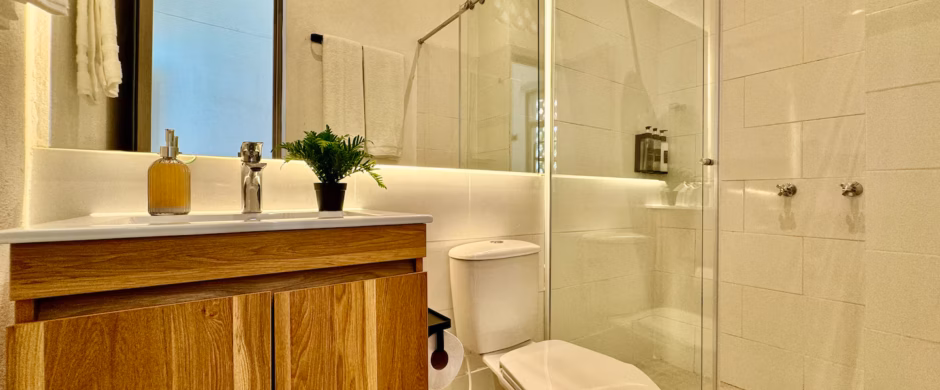 10 BR Luxury 10BD House Pool Old City