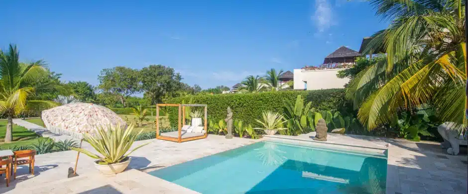 Brand New 5 BDRM Fully Staffed Beach Villa