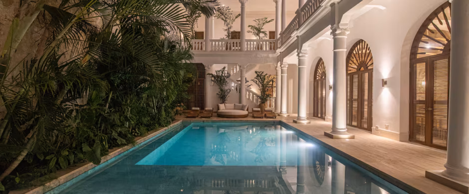 NEW 22 BDRM Luxury Mansion in the Old City