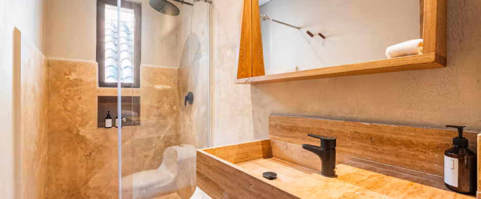 5 BDRM Luxury Villa with Pool | Jacuzzi & Terrace
