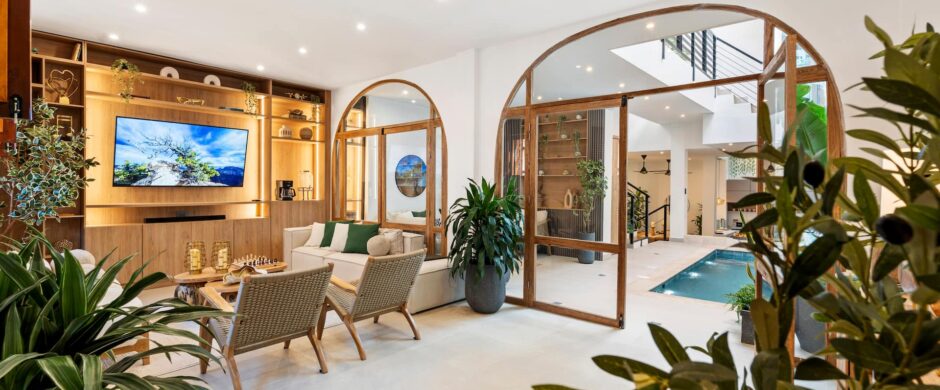 Homepage Modern Luxury 4BR Pool & Rooftop Jacuzzi Old Town
